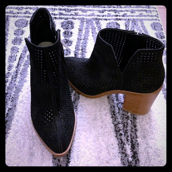 1. State Shoes - 1. STATE Black Booties